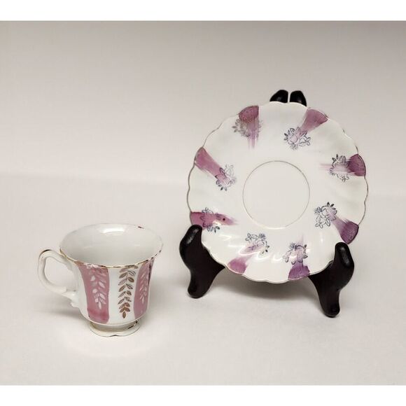 Vintage Early 19th Century White, Purple Gold Trim Teacups and Saucers - Picture 3 of 4